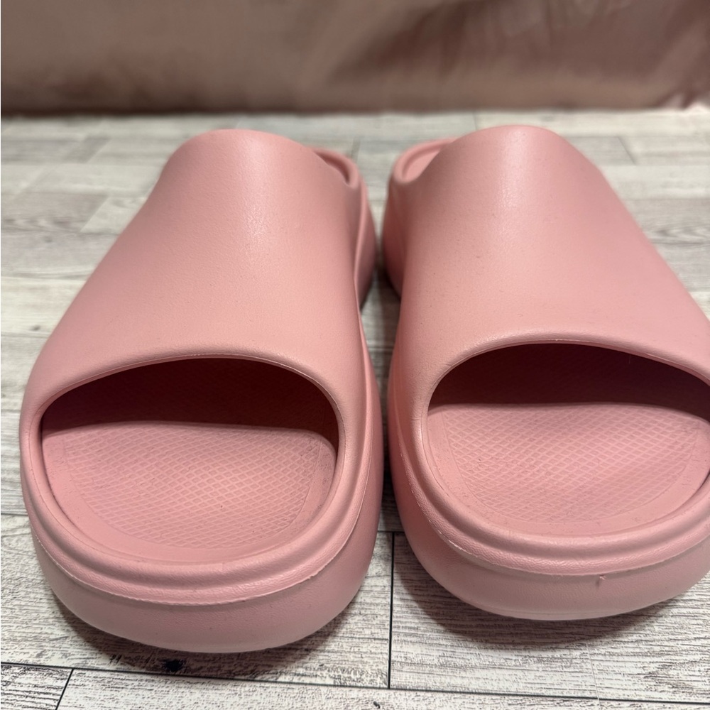 Pink Woman’s CALIA Women's Molded Slides Size 10